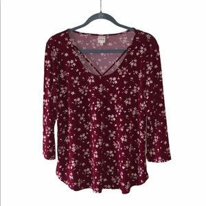 Kaileigh burgundy print quarter sleeve blouse.